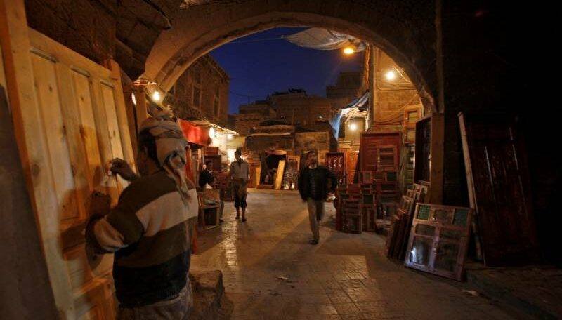 الإخوة العاطلون.. صحّوا النوم!