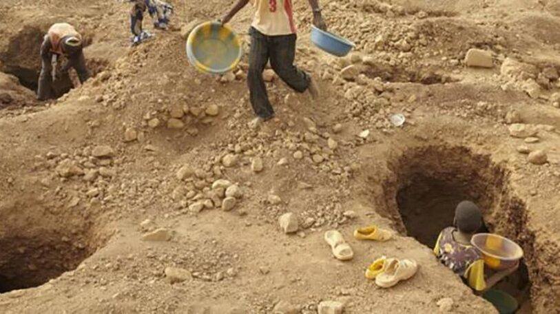 باحثون عن الذهب في جبال كعيدنة!