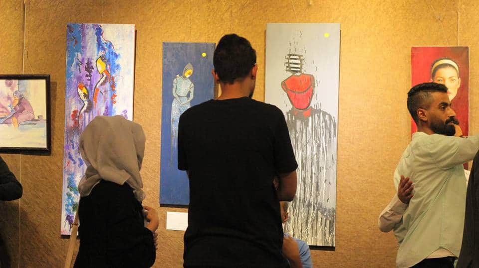 معرض رسم على هامش فعالية طريق تصنعه النساء في مؤسسة بيسمنت الثقافية في صنعاء