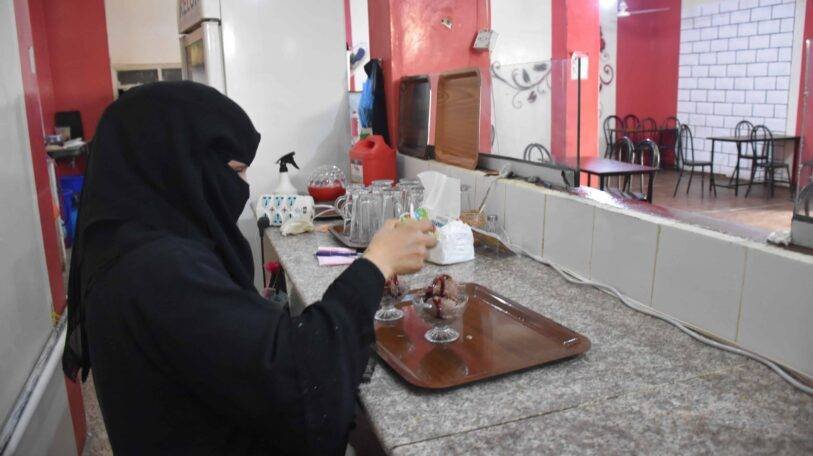 قصة نور.. بين مطرقة الحرب وسندان المجتمع!