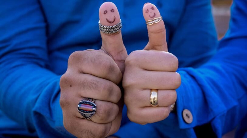 الأزرقان.. آية ورمزي!