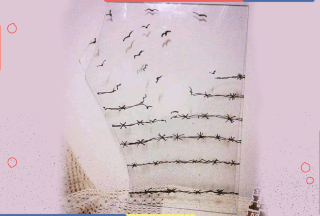 رسائل سلام على شظايا زجاج مخلفات الحرب